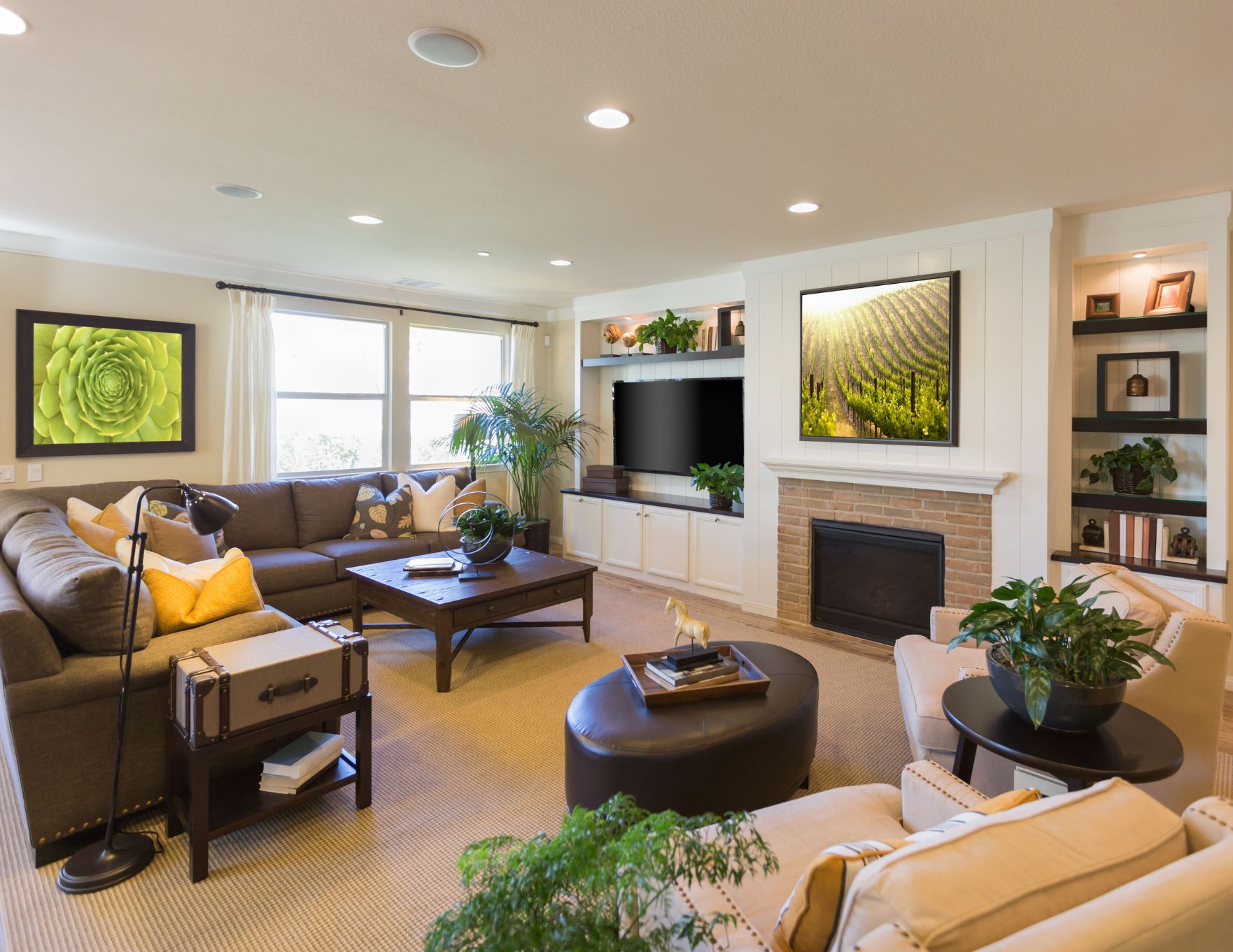 Lovely Space Beautiful Open concept Living Room in House